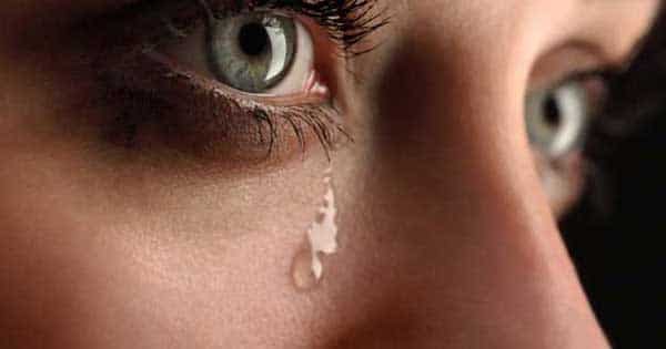 البكاء في المنام لابن سيرين للعزباء والمتزوجة والحامل