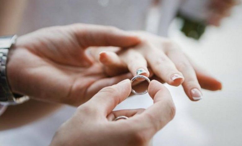 تفسير حلم حضور زواج مجهول للعزباء والمطلقة ولأحد الأقارب وزفاف بدون عريس